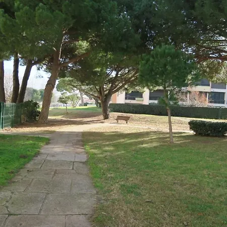 Sol-y-days Amigos, 4 Couchages En Rez-de-jardin, Avec Grande Terrasse Et Parking, A 250m De La Apartmán Le Grau-du-Roi