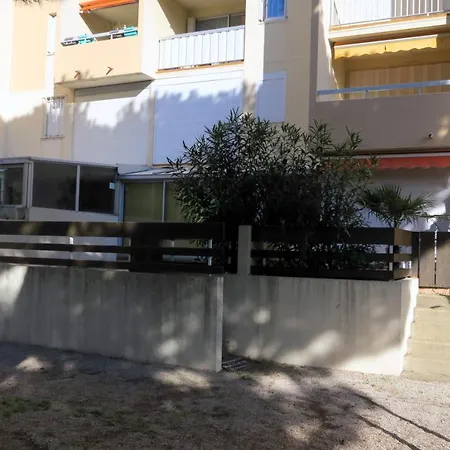 Sol-y-days Amigos: Garden-level With Terrace Near Apartment Le Grau-du-Roi